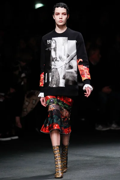 Look 29